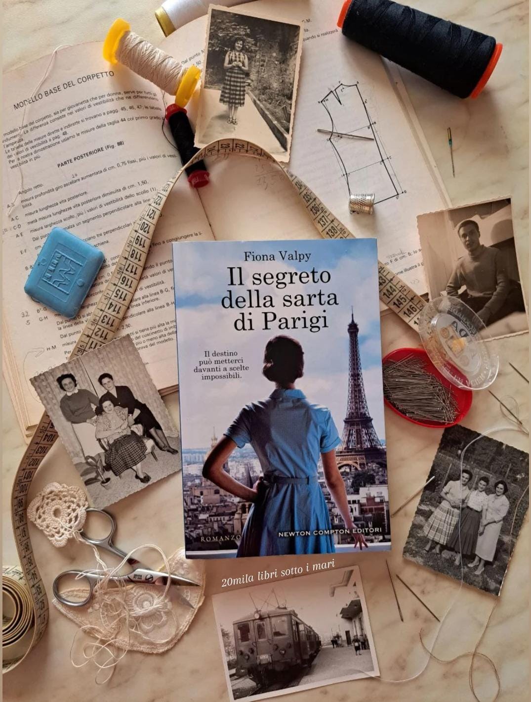 “Il segreto della sarta di Parigi” di Fiona Valpy (2020)