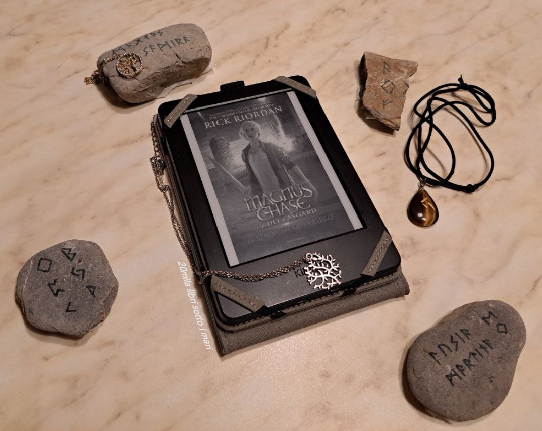 “Magnus Chase e gli dei di Asgard – La spada del guerriero” di Rick Riordan (2015)